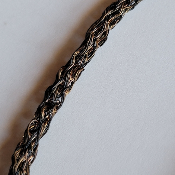 Metal cord necklace - Picture 3 of 5